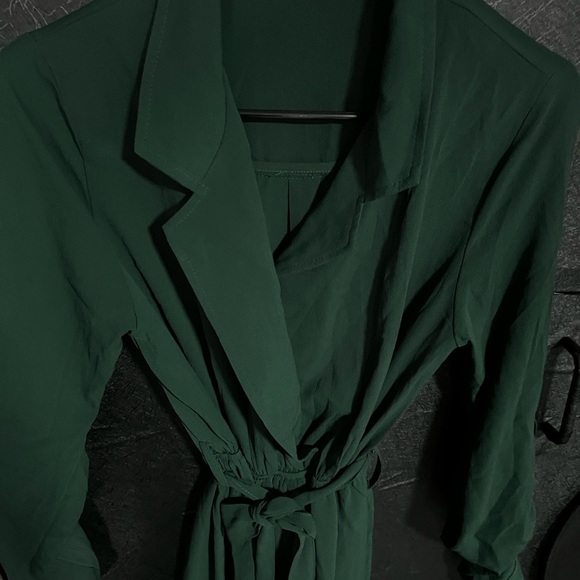 Green wrap belt dress - Picture 2 of 3